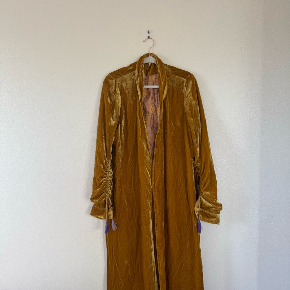 FREE PEOPLE Dahlia Velvet Duster Coat Jacket In Gold w Purple Tassels M - Picture 3 of 13